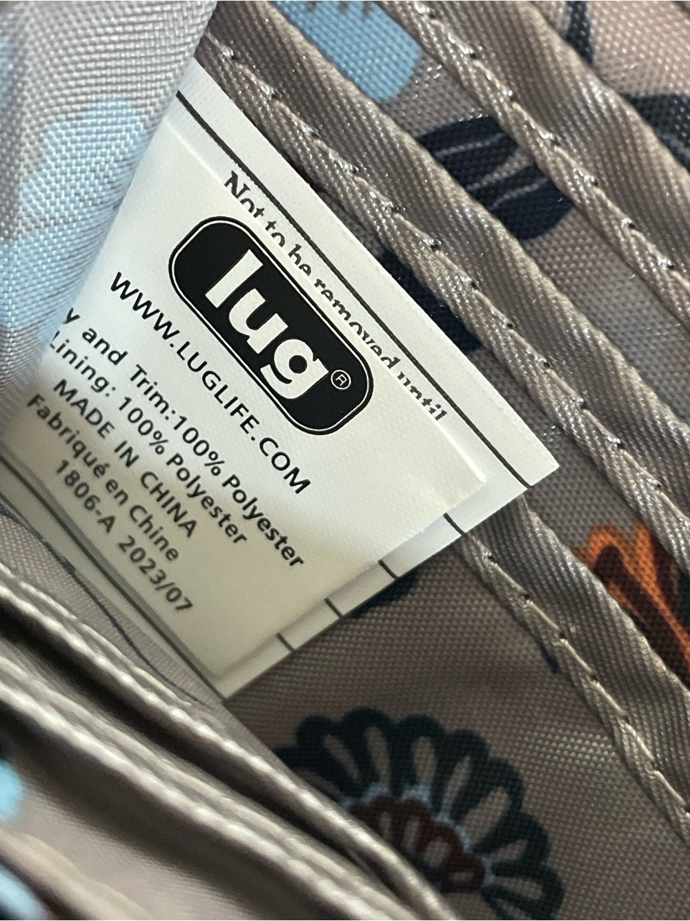 Lug Splits SE Silver Zip-Around RFID Blocking Credit Card Women's Wallet - Picture 8 of 11